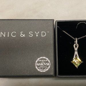 Nic & Syd necklace with swarovski crystals NWT